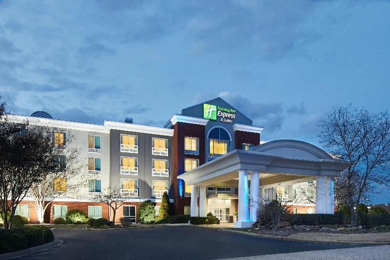 فندق Holiday Inn Express & Suites I 26 & Us 29 At Westgate Mall, An Ihg