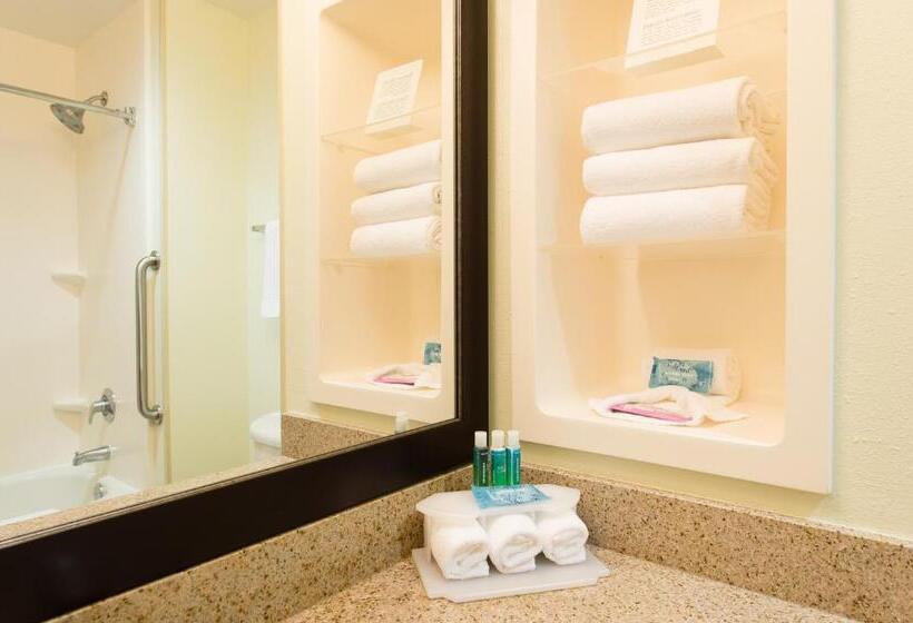 Отель Holiday Inn Exp Walterboro By Ihg