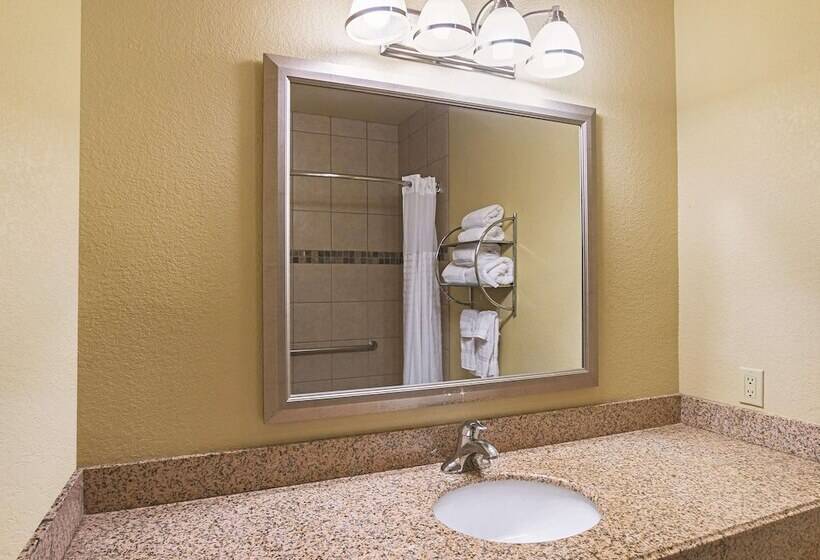 هتل La Quinta By Wyndham Ft. Worth   Forest Hill, Tx