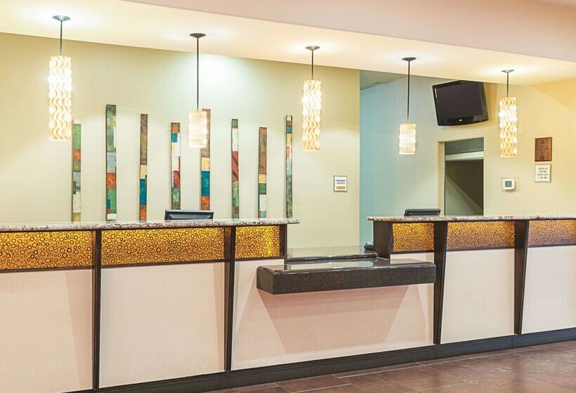 هتل La Quinta By Wyndham Woodway   Waco South