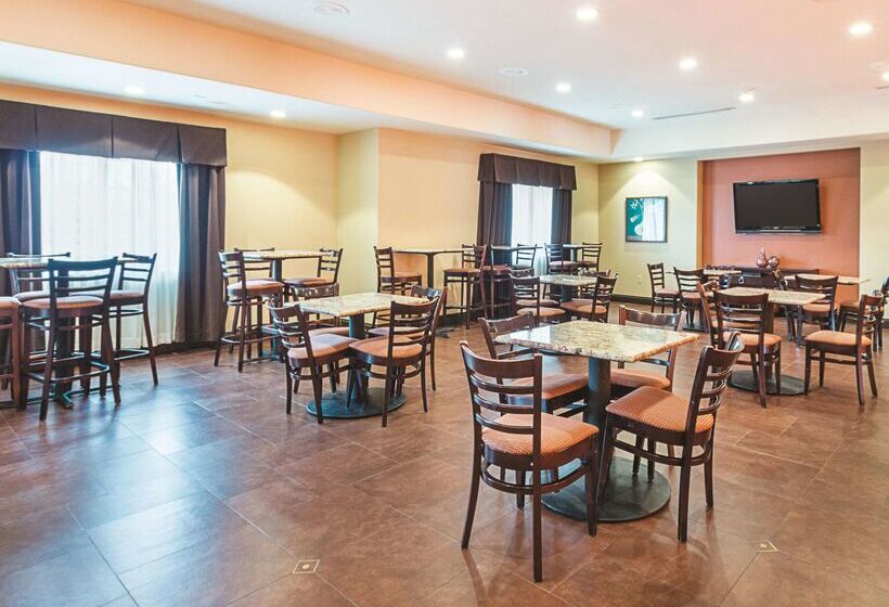 هتل La Quinta By Wyndham Woodway   Waco South
