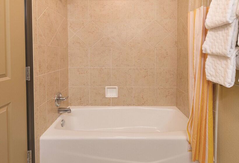 هتل La Quinta By Wyndham Woodway   Waco South
