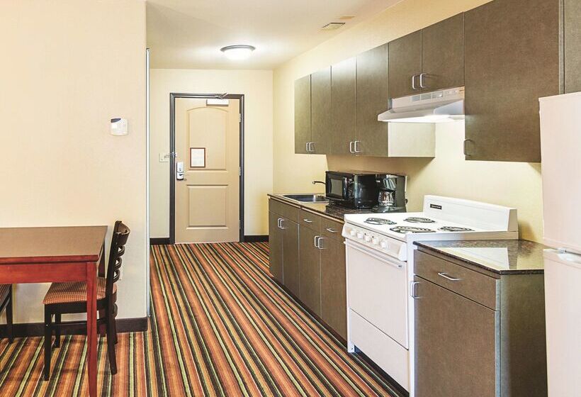 هتل La Quinta By Wyndham Woodway   Waco South