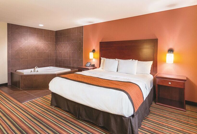 هتل La Quinta By Wyndham Woodway   Waco South