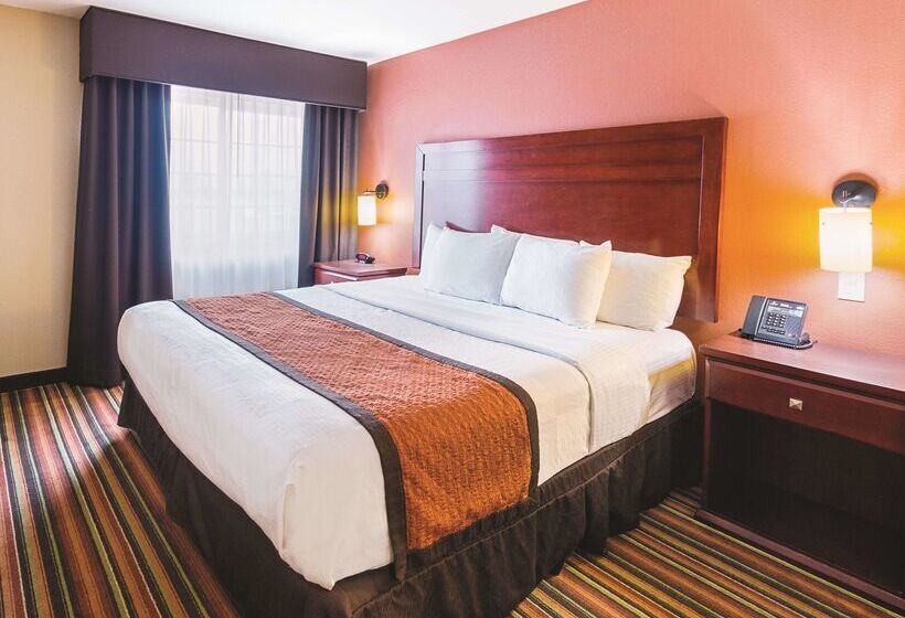 هتل La Quinta By Wyndham Woodway   Waco South