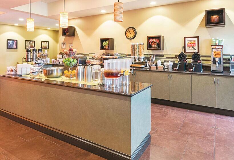 هتل La Quinta By Wyndham Woodway   Waco South