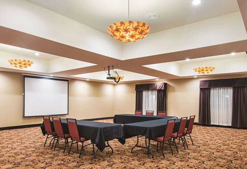 هتل La Quinta By Wyndham Woodway   Waco South