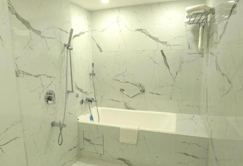 Fotos del hotel Hotel Meraden Grand:  31