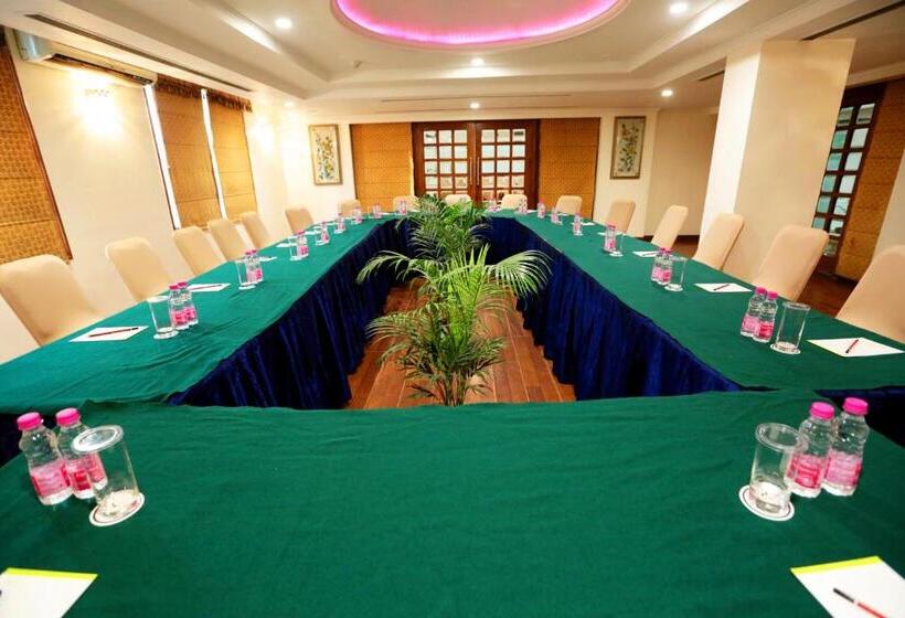 Fotos del hotel Hotel Meraden Grand:  38