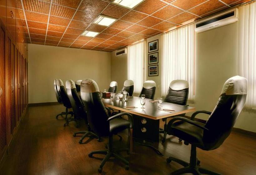 酒店 Olde Bangalore Resort And Wellness Center