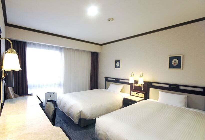 هتل Sasebo Washington