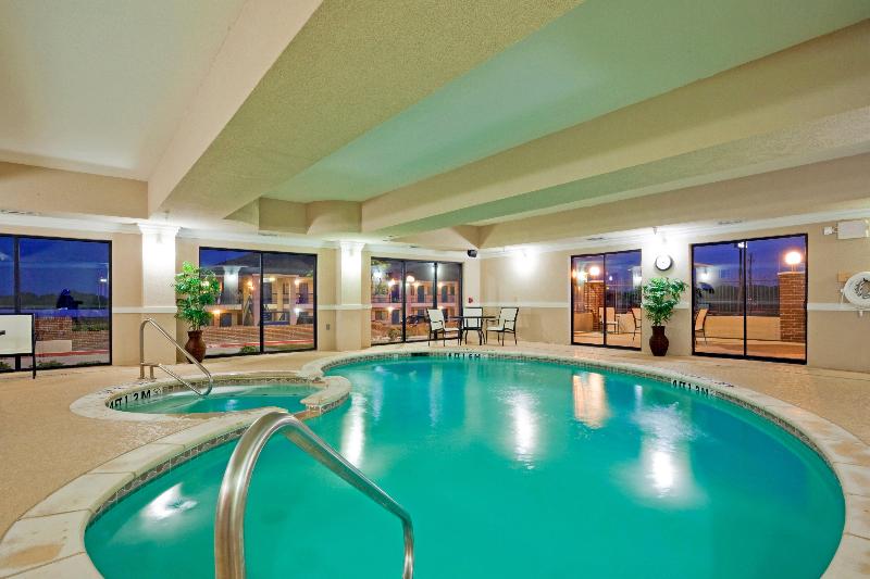 Holiday Inn Express Hotel & Suites Ennis, An Ihg