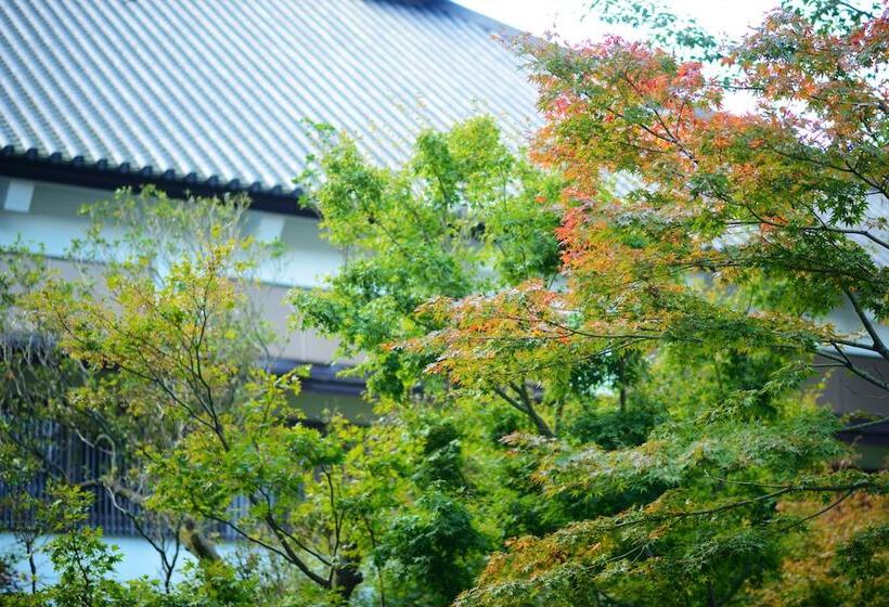 1000 Years Of Tradition  Akiu Onsen Sakan