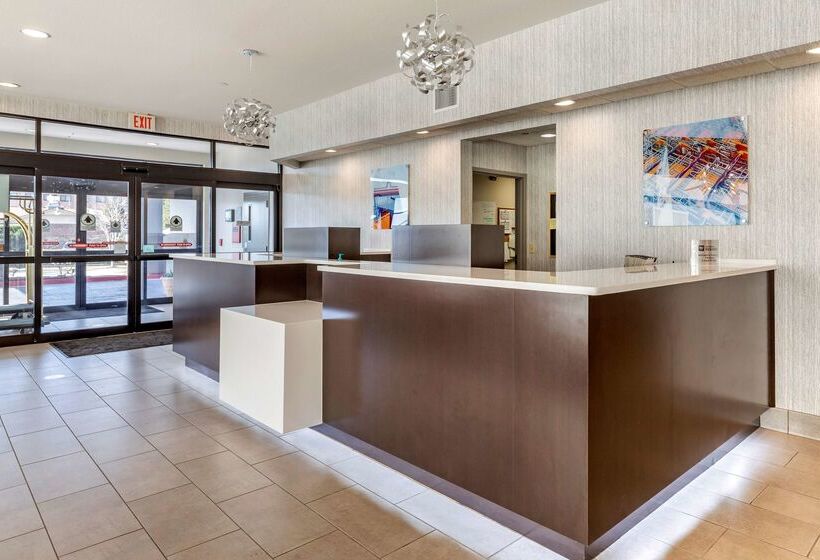 هتل Best Western Plus Castlerock Inn & Suites