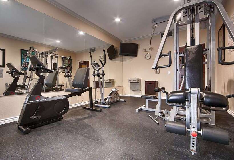 هتل Best Western Plus Cutting Horse Inn & Suites
