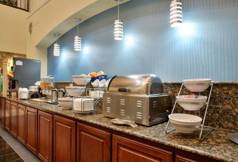 هتل Best Western Plus Cutting Horse Inn & Suites