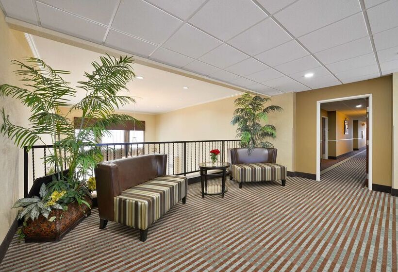 هتل Best Western Plus Cutting Horse Inn & Suites