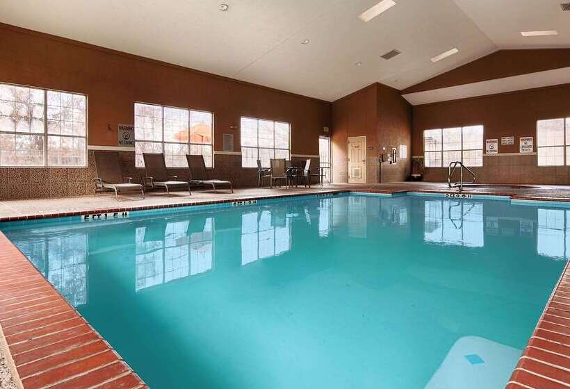 هتل Best Western Plus Cutting Horse Inn & Suites