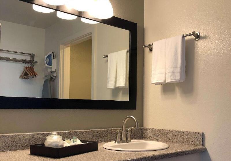 هتل Best Western Plus Cutting Horse Inn & Suites