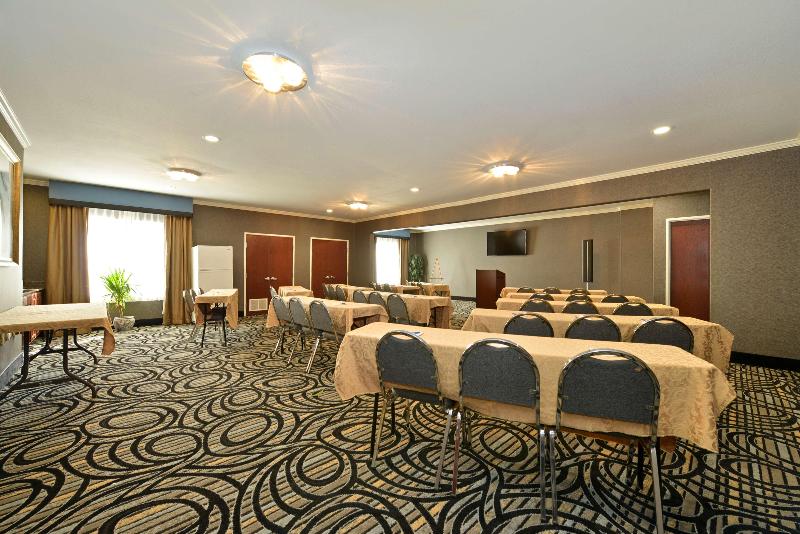 هتل Best Western Plus Cutting Horse Inn & Suites