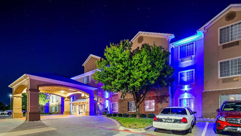 هتل Best Western Plus Cutting Horse Inn & Suites