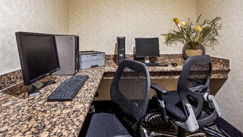هتل Best Western Plus Cutting Horse Inn & Suites