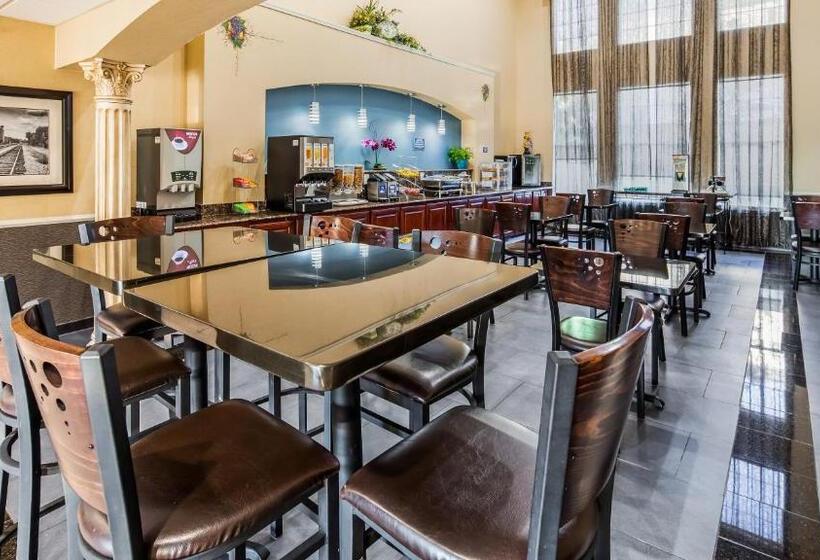 هتل Best Western Plus Cutting Horse Inn & Suites