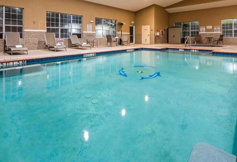 هتل Best Western Plus Cutting Horse Inn & Suites