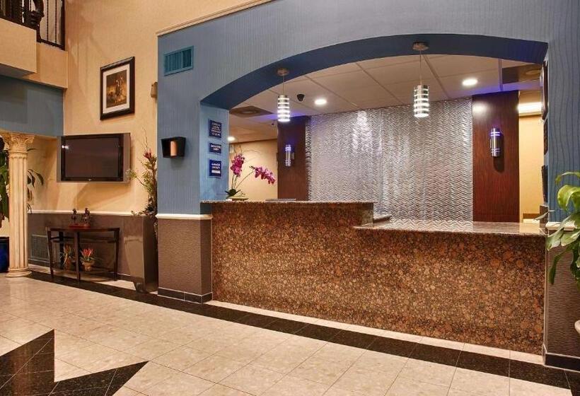 هتل Best Western Plus Cutting Horse Inn & Suites