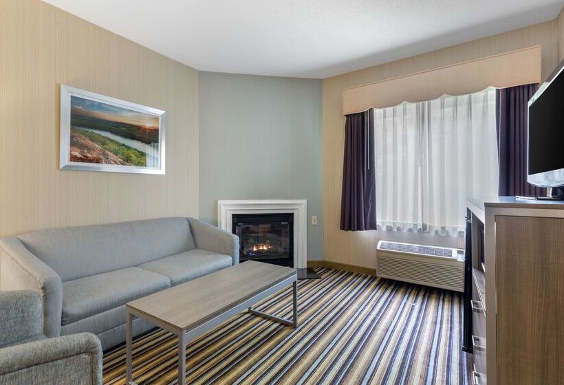 בית מלון כפרי Best Western Plus New England Inn & Suites