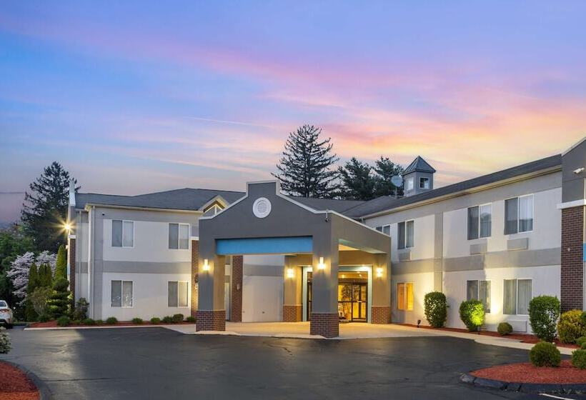 בית מלון כפרי Best Western Plus New England Inn & Suites