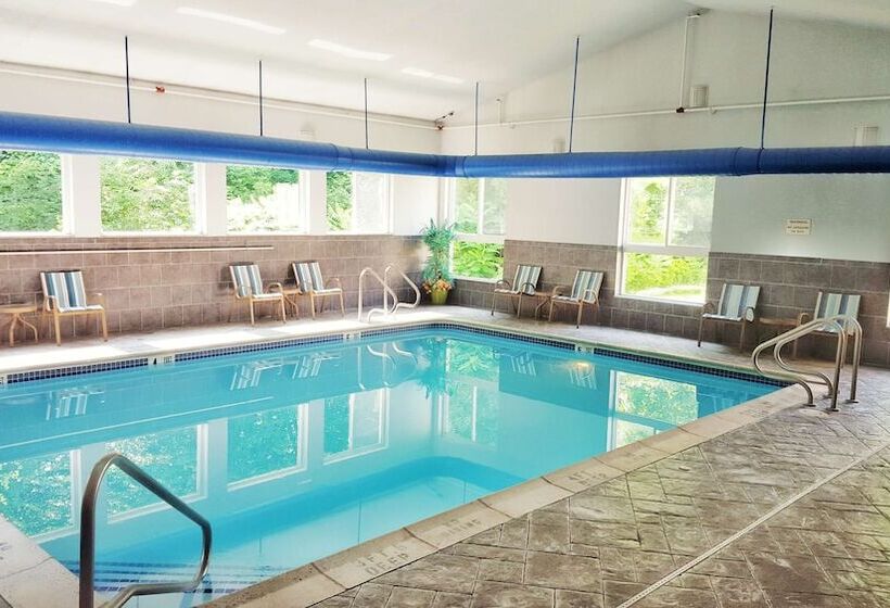 בית מלון כפרי Best Western Plus New England Inn & Suites