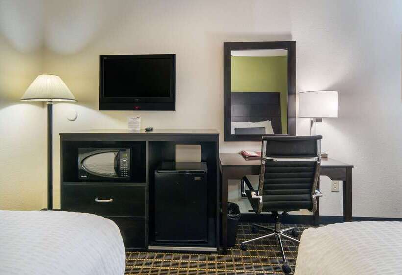هتل Clarion Inn & Suites Weatherford South
