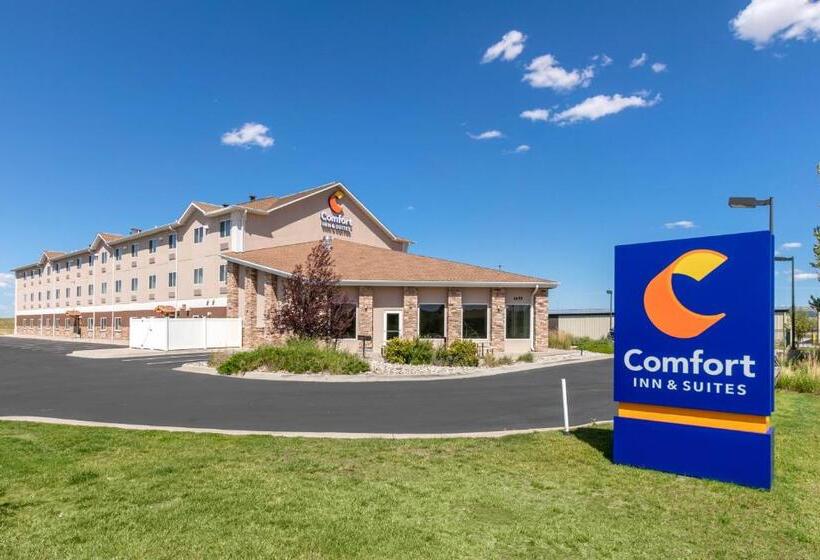 هتل Comfort Inn & Suites Near University Of Wyoming