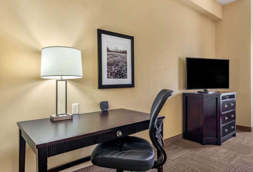 هتل Comfort Suites Frisco