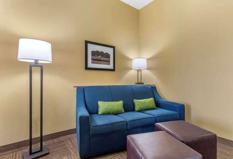 هتل Comfort Suites Frisco