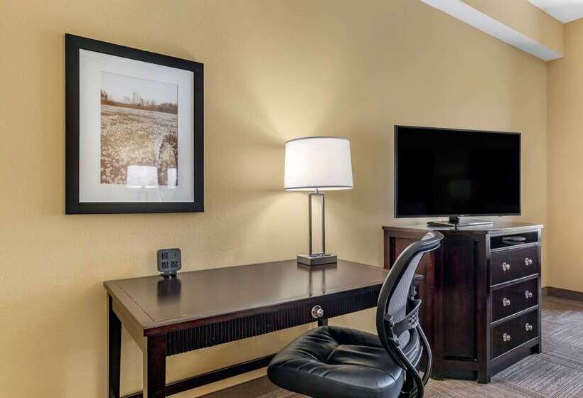 هتل Comfort Suites Frisco