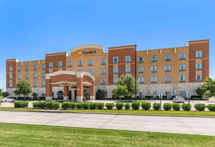 هتل Comfort Suites Frisco