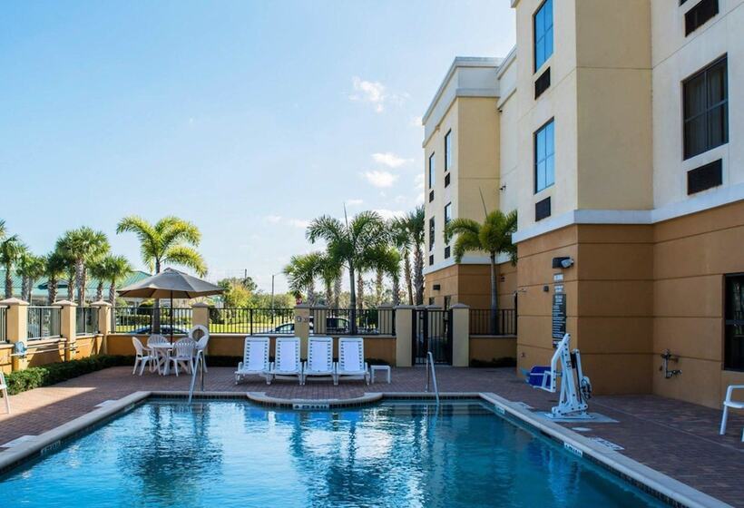 هتل Comfort Suites Vero Beach I95