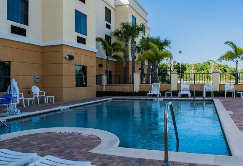 هتل Comfort Suites Vero Beach I95