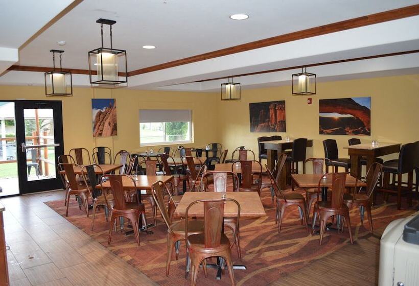 בית מלון כפרי First Choice Inn At The Swell