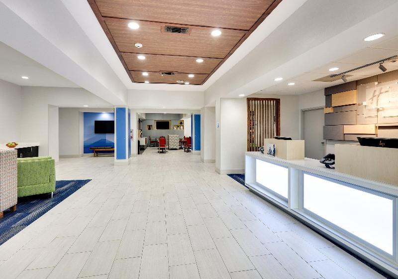 Holiday Inn Express Hotel & Suites Cleburne, An Ihg