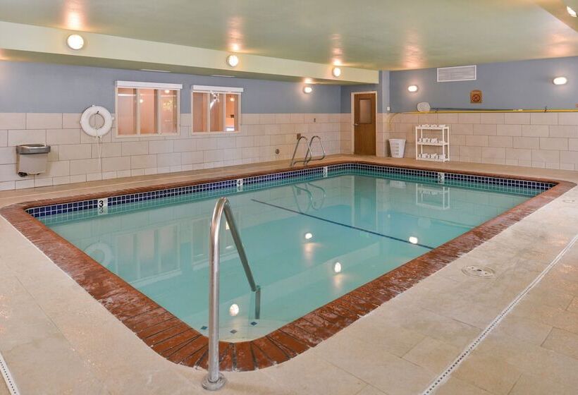 هتل Holiday Inn Express & Suites Lacey   Olympia, An Ihg