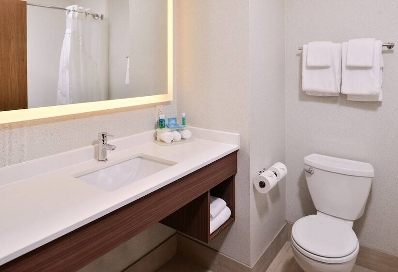 هتل Holiday Inn Express & Suites Lacey   Olympia, An Ihg