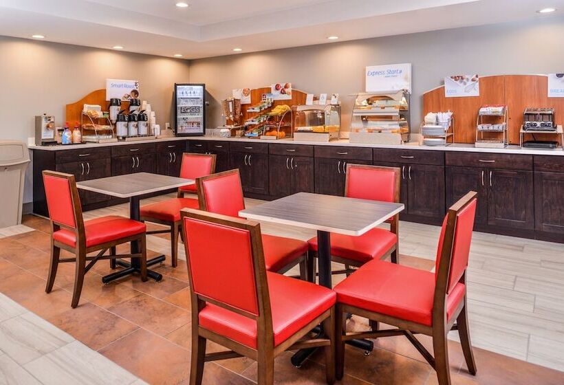 هتل Holiday Inn Express & Suites Lacey   Olympia, An Ihg
