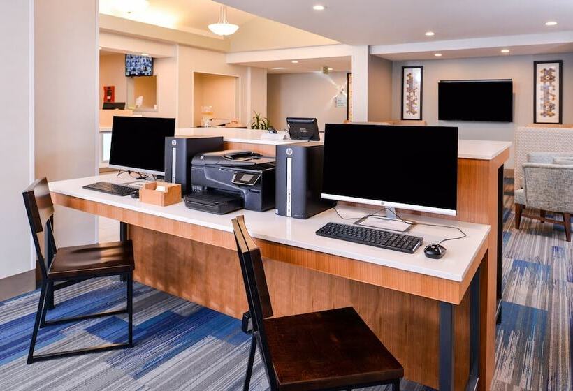 هتل Holiday Inn Express & Suites Lacey   Olympia, An Ihg