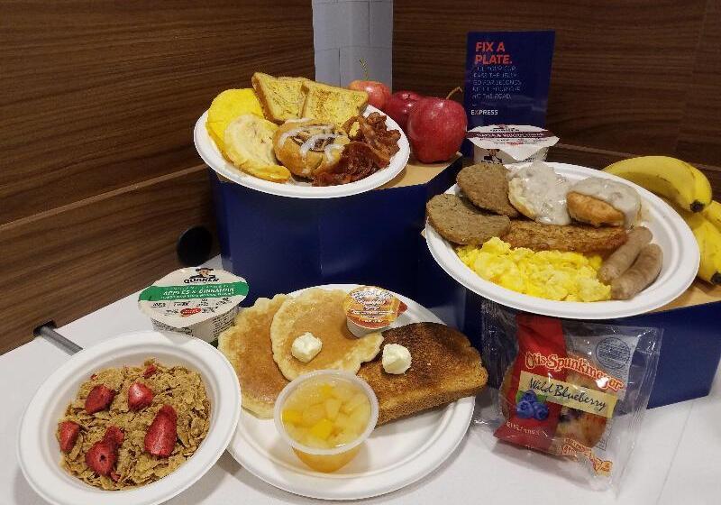 هتل Holiday Inn Express Daytona Beach   Speedway, An Ihg