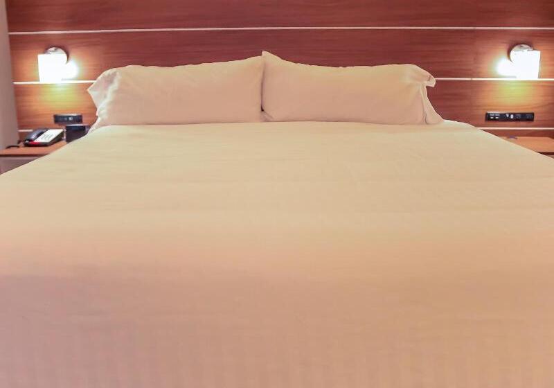 هتل Holiday Inn Express Daytona Beach   Speedway, An Ihg