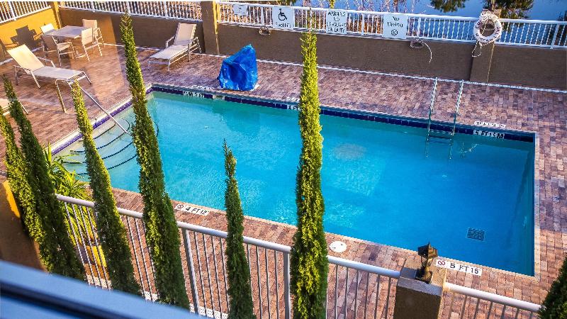هتل Holiday Inn Express Daytona Beach   Speedway, An Ihg