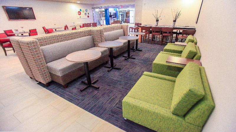 هتل Holiday Inn Express Daytona Beach   Speedway, An Ihg
